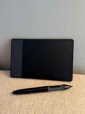 Huion 420 Small Graphics Drawing Tablet with Pen